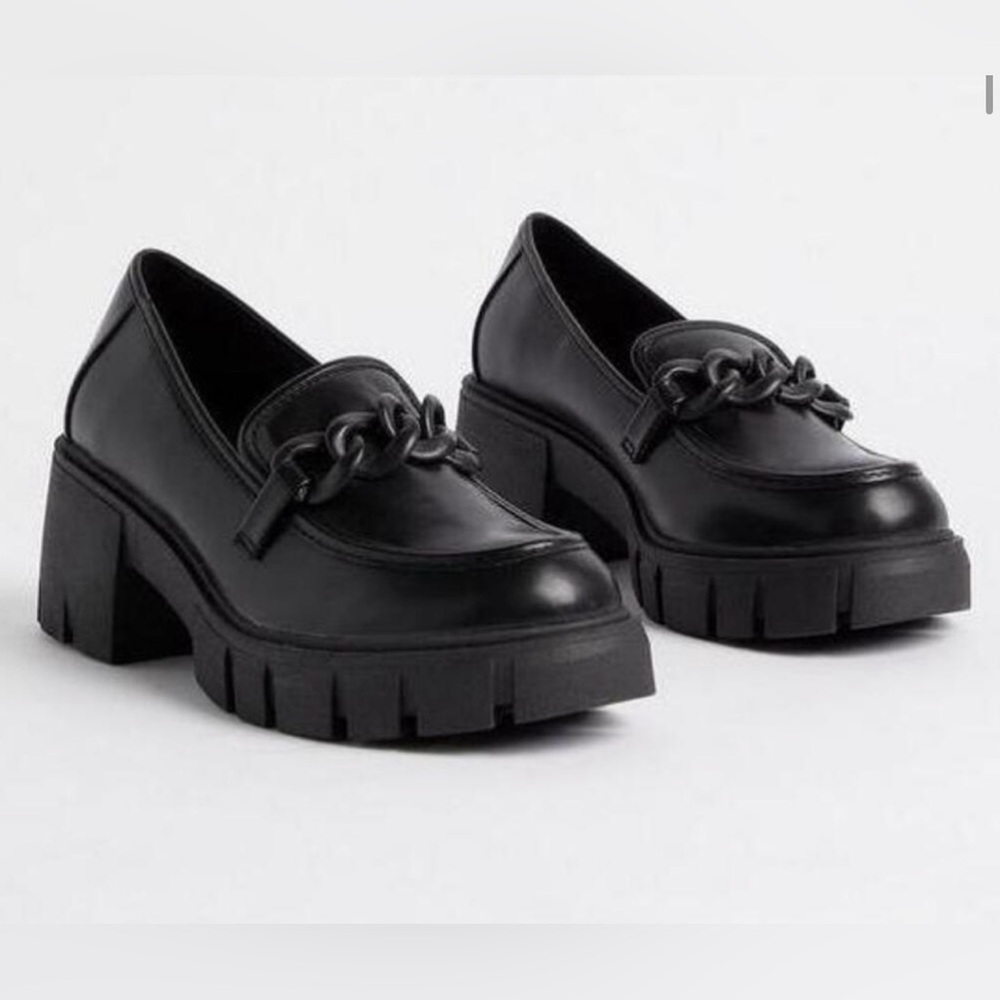 Black Torrid Chunky Loafer Size 8 WW slip-on comfortable